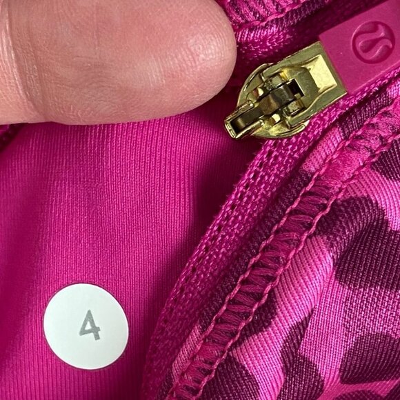 Lululemon Run Top Speed Jewelled Magenta Crop Size 4 Purple High Rise Pants Fit - Picture 8 of 11